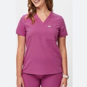 FIGS Catarina One Pocket Scrub Top | Bright Fuscia